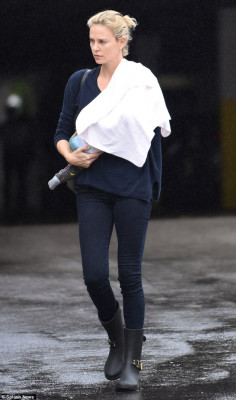 Charlize Theron pic #832346