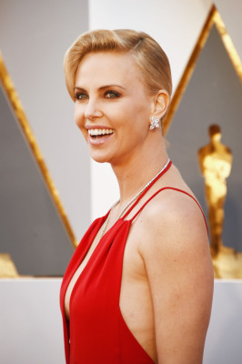 Charlize Theron pic #870989