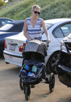 Charlize Theron pic #622115