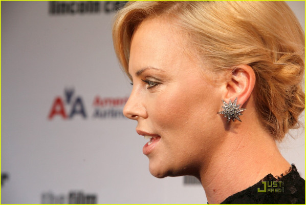 Charlize Theron pic #153882