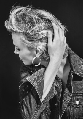 Charlize Theron pic #882330