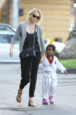 Charlize Theron pic #795210