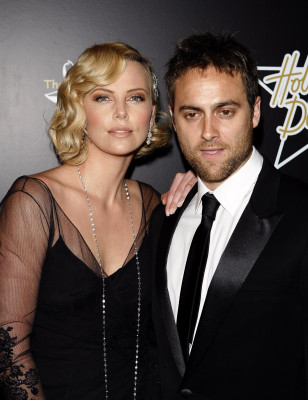 Charlize Theron pic #422042
