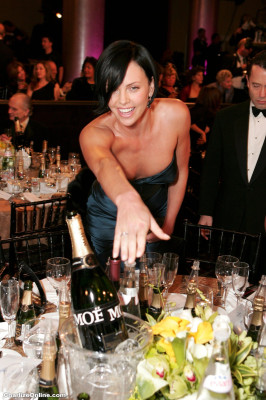photo 21 in Charlize Theron gallery [id26173] -0001-11-30 00:00:00