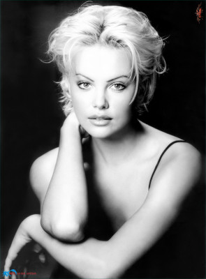 Charlize Theron pic #183562