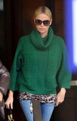 Charlize Theron pic #562513