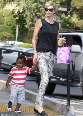 Charlize Theron pic #667641