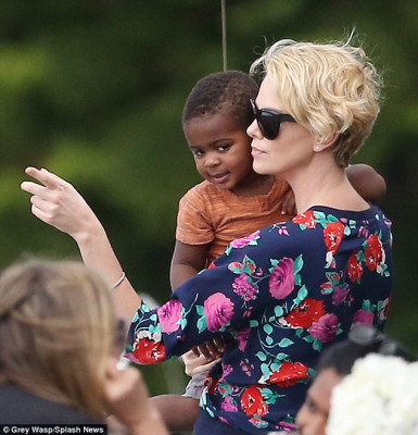 Charlize Theron pic #684105