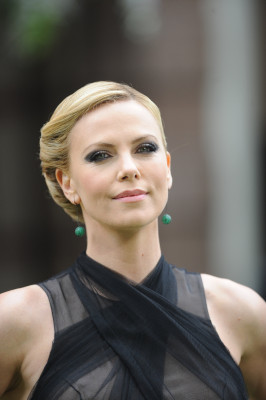 Charlize Theron pic #512217