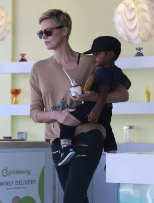 Charlize Theron pic #648115