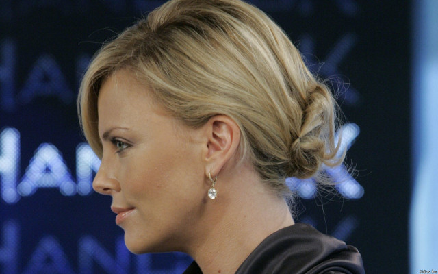 Charlize Theron pic #205381