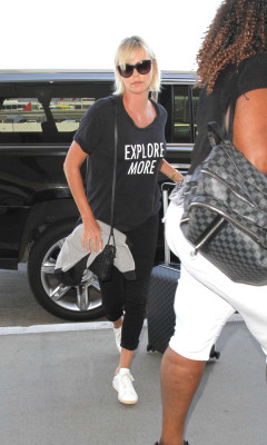 Charlize Theron pic #905807