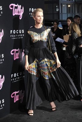 Charlize Theron pic #1063497