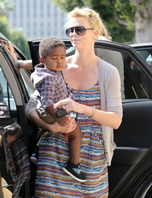 Charlize Theron pic #611358