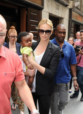 Charlize Theron pic #513830