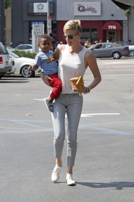 Charlize Theron pic #663250