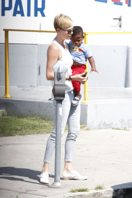 Charlize Theron pic #663254