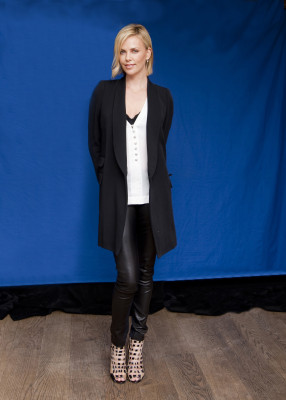 Charlize Theron pic #441122