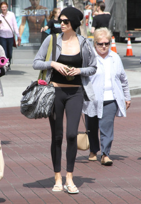Charlize Theron pic #523777