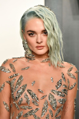 Charlotte Lawrence - Vanity Fair Oscar Party, Beverly Hills, February 9, 2020