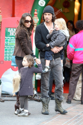 Chris Cornell - Santa&#039;s Grotto at The Grove in Los Angeles 12/23/2008