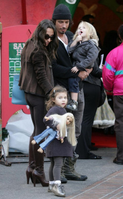 Chris Cornell - Santa's Grotto at The Grove in Los Angeles 12/23/2008