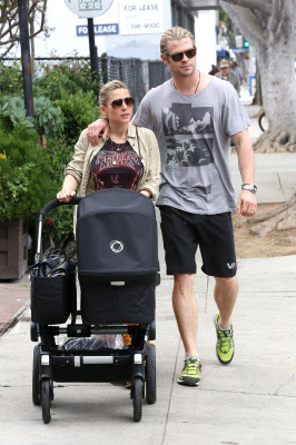 photo 14 in Chris Hemsworth gallery [id538544] 2012-07-21 00:00:00