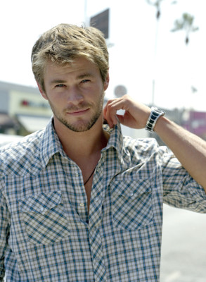 photo 19 in Chris Hemsworth gallery [id529382] 2012-07-02 00:00:00