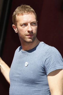 Chris Martin - Hollywood Walk of Fame Ceremony for Elvis Duran 03/02/2017