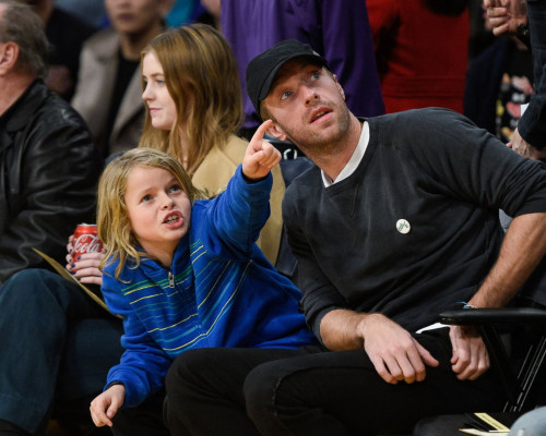 Chris Martin at Lakers Game in LA 01/05/2016