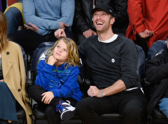 Chris Martin at Lakers Game in LA 01/05/2016