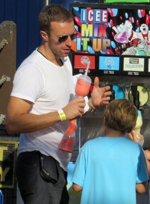 Chris Martin in Santa Monica 06/08/2014
