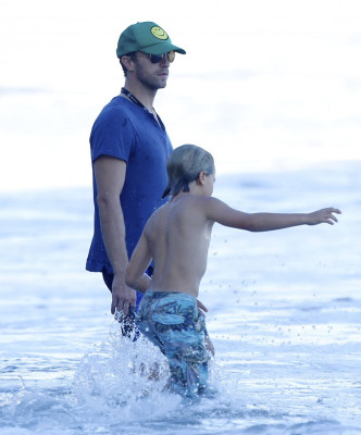 Chris Martin in Malibu 10/10/2015