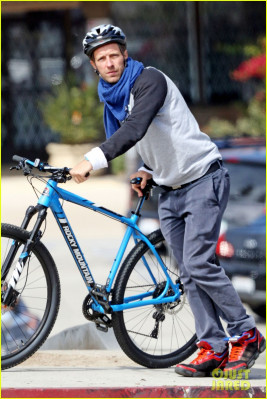 Chris Martin - Out and About in Malibu 03/12/2017