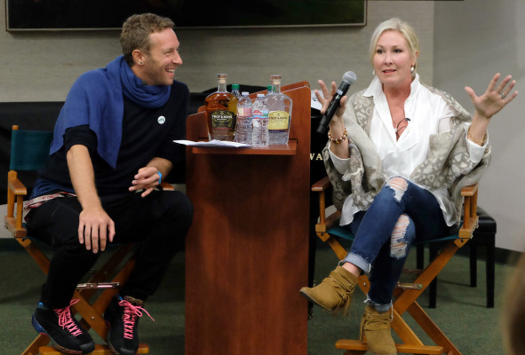 Chris Martin in Beverly Hills Public Library 05/18/2017