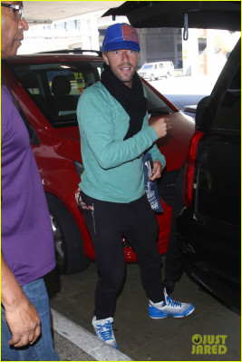 Chris Martin at LAX 09/18/2016