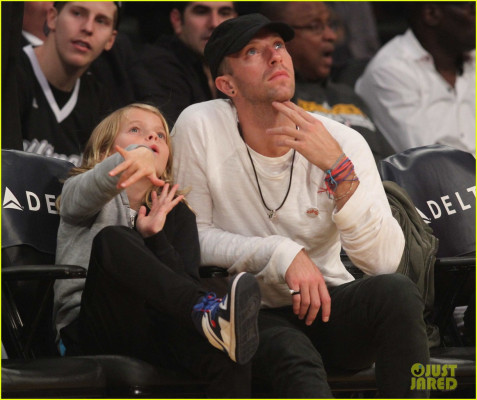 Chris Martin at Lakers Game in LA 01/20/2016