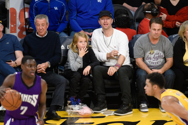 Chris Martin at Lakers Game in LA 01/20/2016