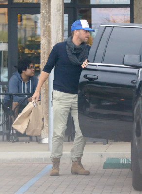 Chris Martin - Shopping in Malibu 05/20/2018
