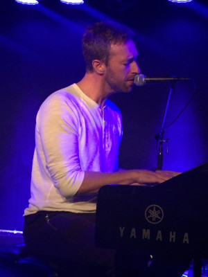 Chris Martin - Mercury Lounge for The Bowery Mission in NewYork 12/21/2016