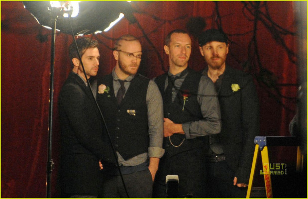 Chris Martin - Christmas Lights Videoshoot 11/25/2010