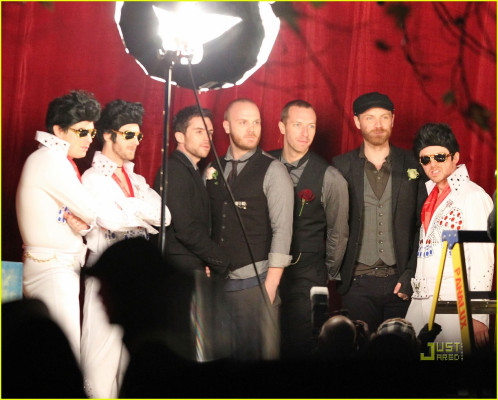 Chris Martin - Christmas Lights Videoshoot 11/25/2010