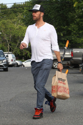 Chris Martin - Leaves Hardware Store in Hamptons, New York 07/27/2018