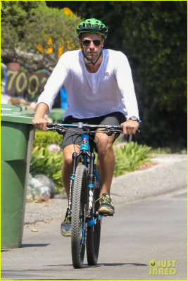 Chris Martin in Malibu 08/28/2018