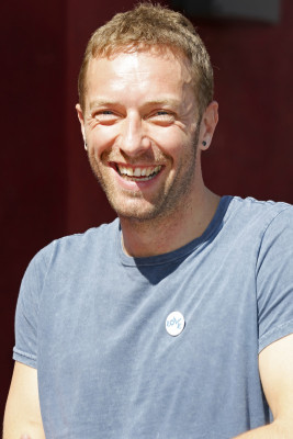 Chris Martin at the Hollywood Walk of Fame Ceremony for Elvis Duran 03/02/2017
