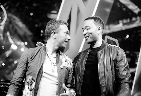 Chris Martin at iHeartRadio Music Awards 03/05/2017