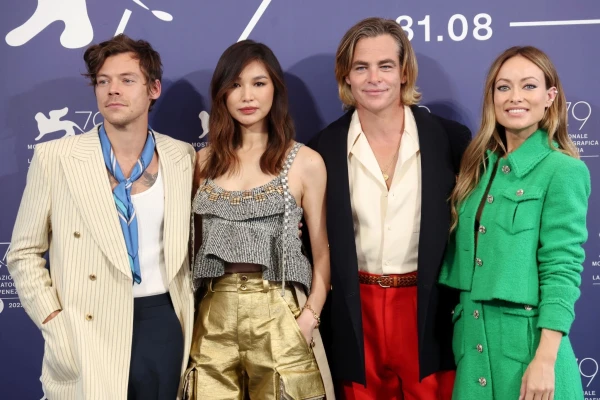 'Don't Worry, Darling' Photocall in Venice 09/05/2022