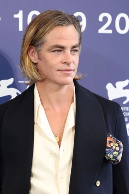'Don't Worry, Darling' Photocall in Venice 09/05/2022