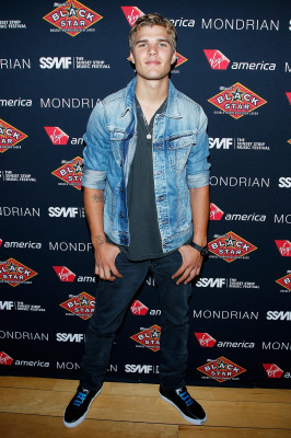 Chris Zylka pic #516151