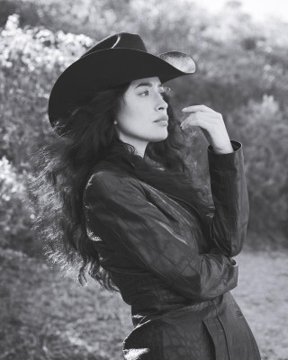 Christian Serratos-InStyle México